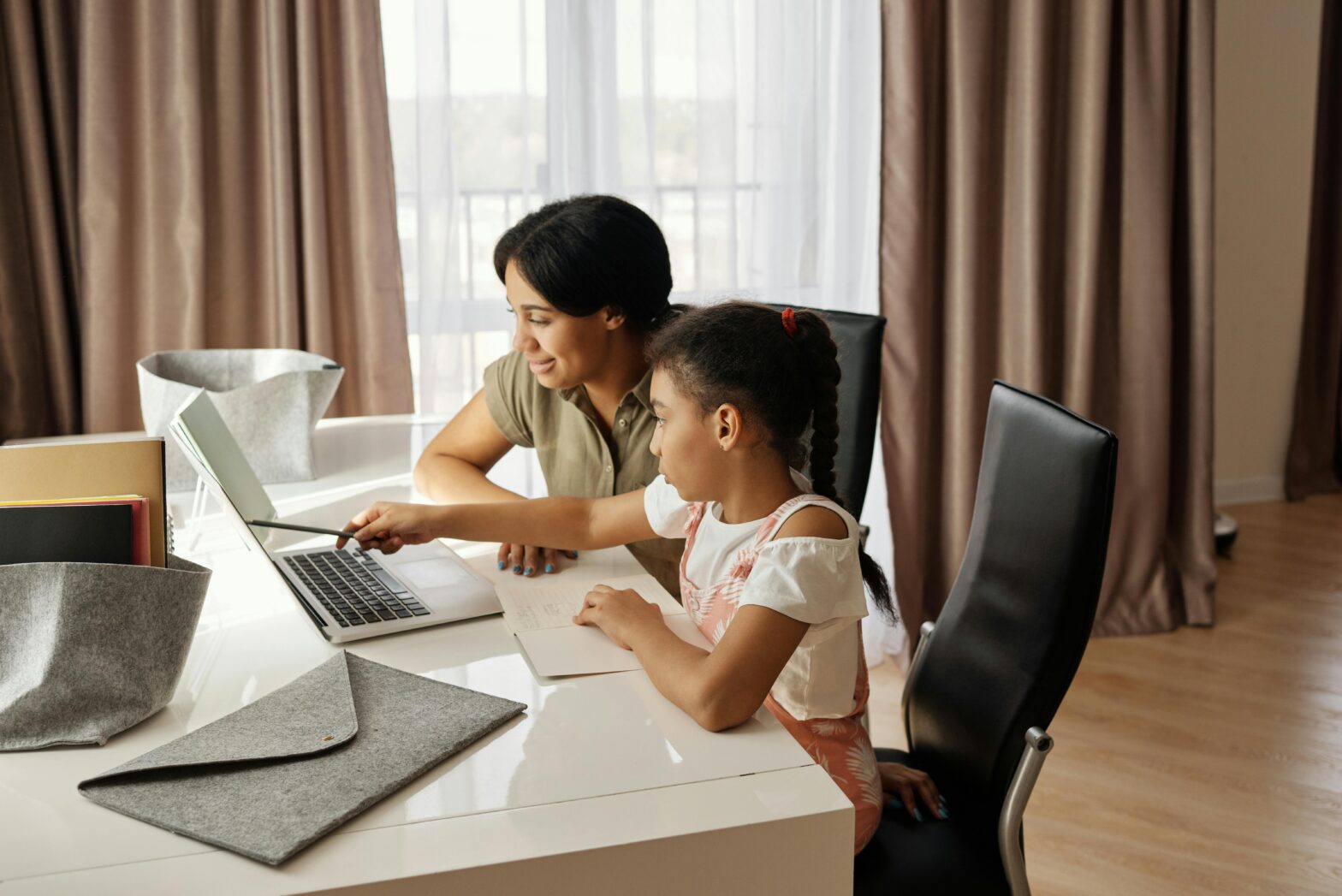 Tips for Online Student Success: 5 Ways Parents Can Help