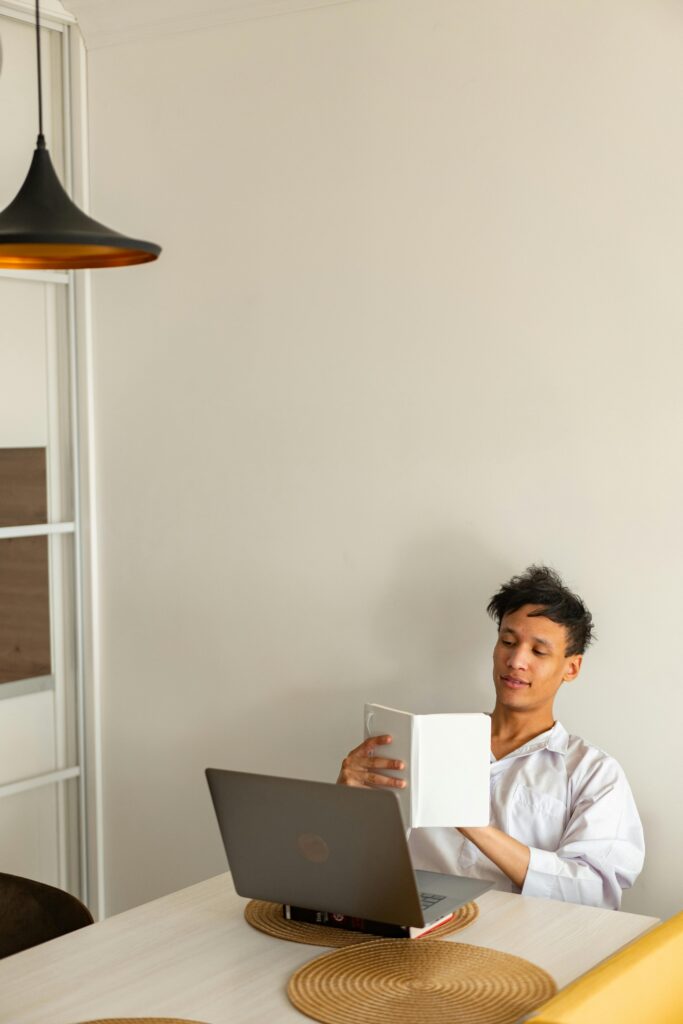 5 Great Advantages of Online Learning Over Traditional Learning: A Comprehensive Guide